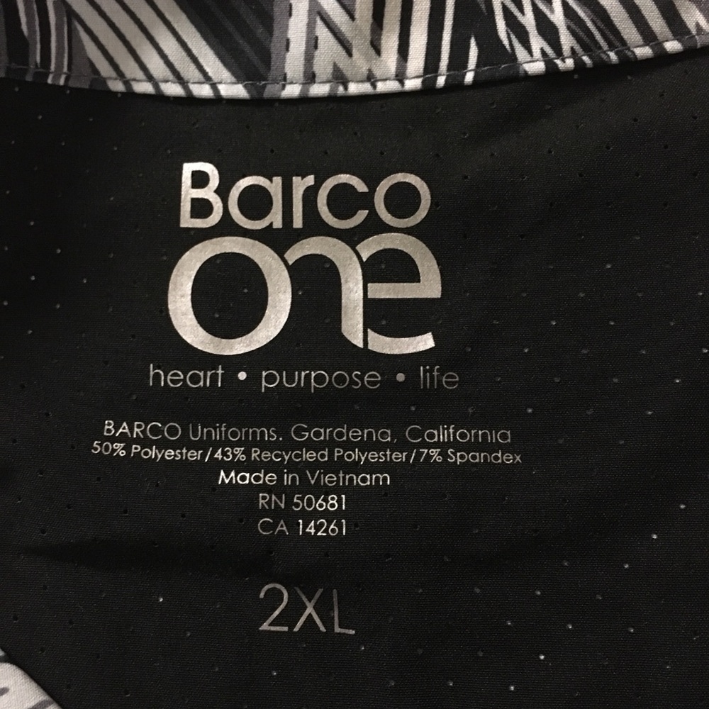 Barco Uniforms Scrub top •2X 💕🌸 - Picture 5 of 5